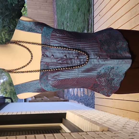 Top - Picture 2 of 4